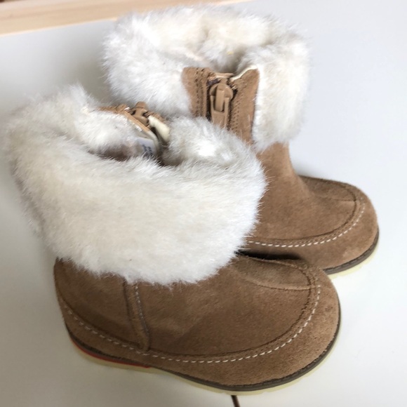 Clarks Other - Clarks Toddler Dabi Petal Boots Tan